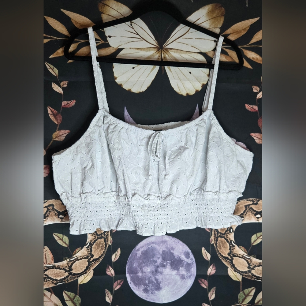 White Eyelet Crop Top Sz 3xl